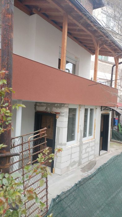 Дава се под наем Етаж от къща в Асеновград - 160 кв.м за 598.23 € - Снимка #2