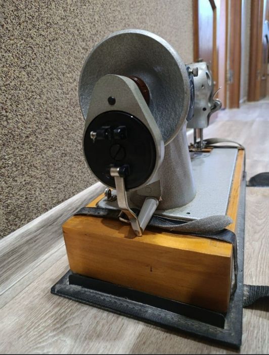 Продам швейную машинку!