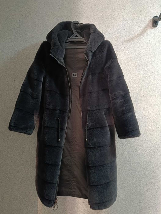 Продам зимнее двухстороннее пальто