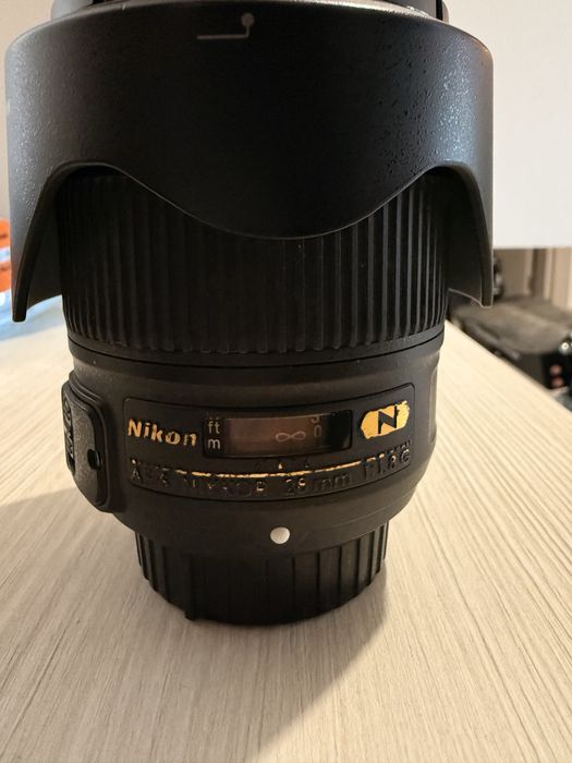 Obiectiv Nikon 28mm