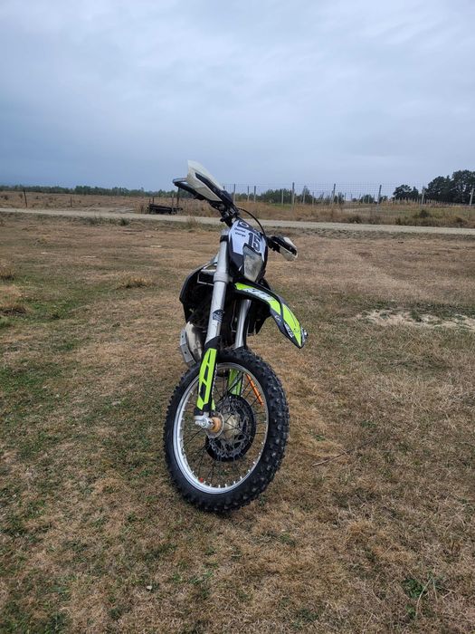 Vând ktm exc 300 2 timpi 2013