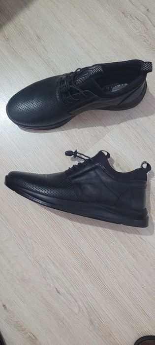 Продам кросовки мужские