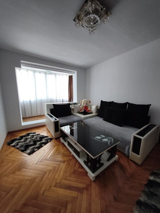 Închiriez Apartament 2 camere,zonă liniștită