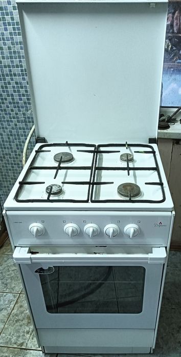 Продам газовую плиту