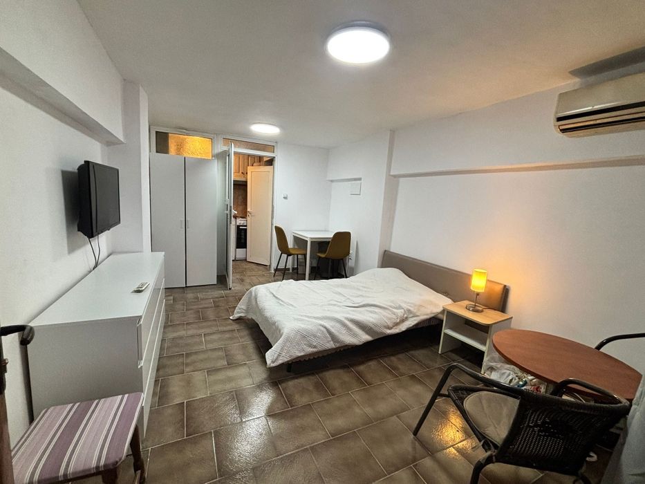 Дава се под наем Едностаен апартамент в Варна, Левски - 24 кв.м за 289.17 € - Снимка #1