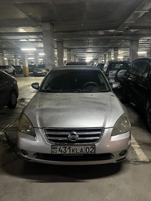 Nissan Altima седан