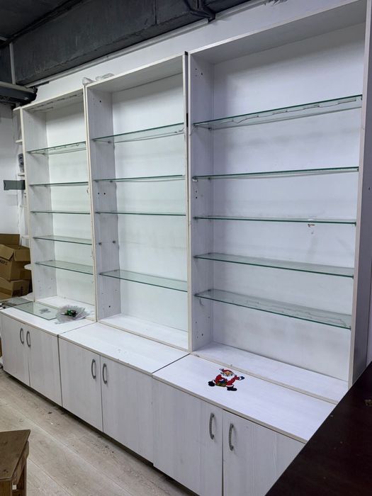 Шкаф витрина,для бутика,магазина