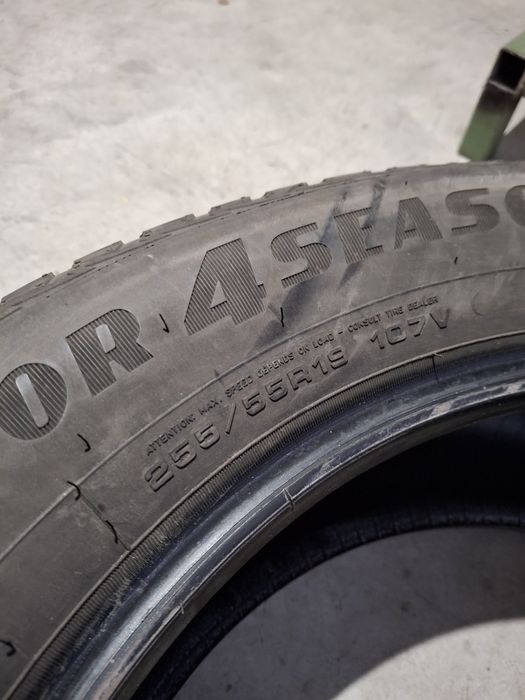 2 Anvelopele m+s  4 seasons  255 55 r19  Goodyear