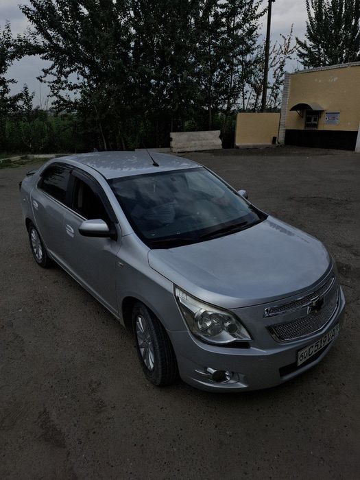 Cobalt avtomobili sotiladi