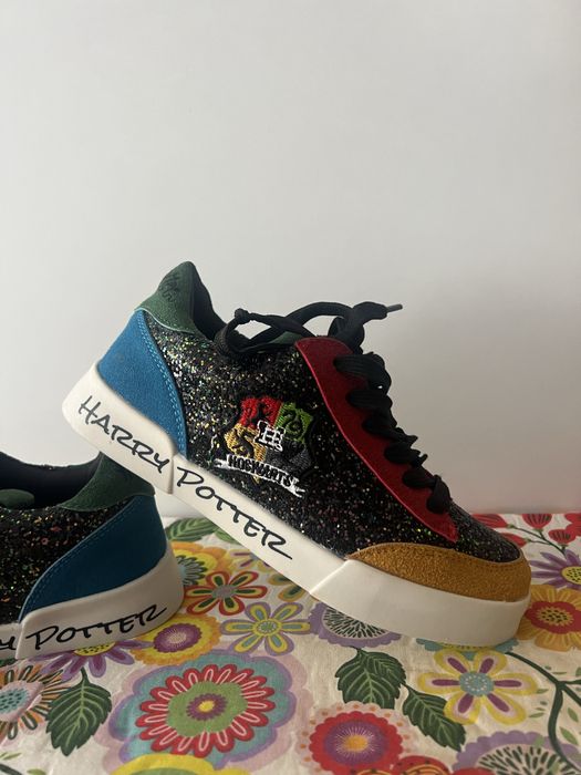 Продавам детски кецове