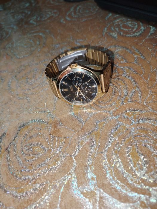 Продам часы Casio