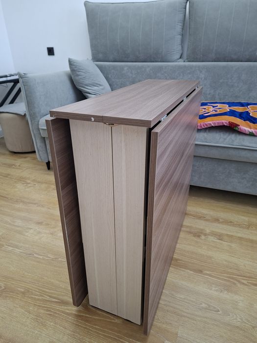 Продам стол книжку