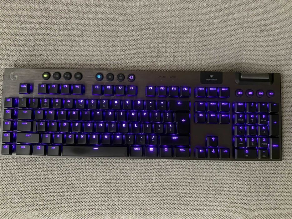 Tastatura mecanica wireless Logitech G915 Lightspeed - complet in cutie - layout US INTL, perfect funcțională