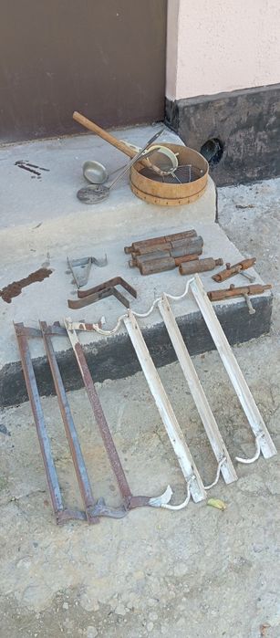 Продам петли щеколды и тд