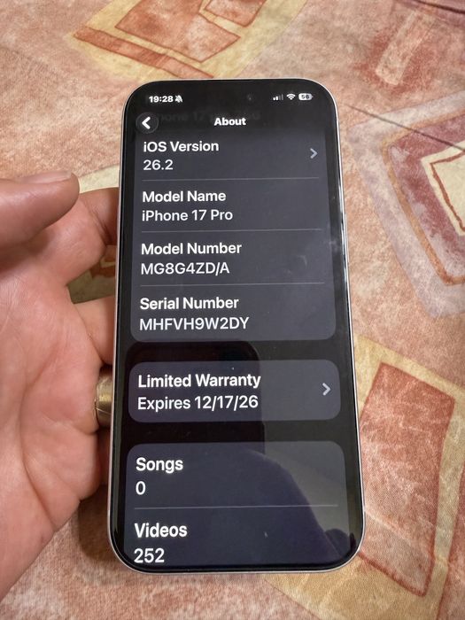 iphone 17 Pro 256 silver,10 зареждания от 17/12/25
