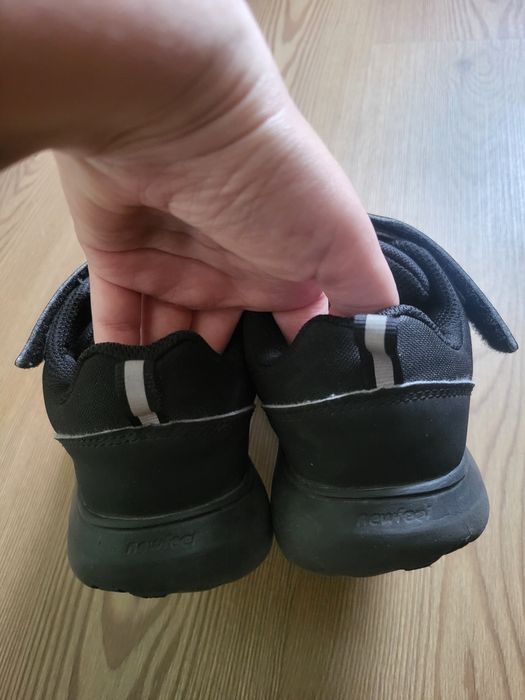 Adisasi pantofi sport Decathlon