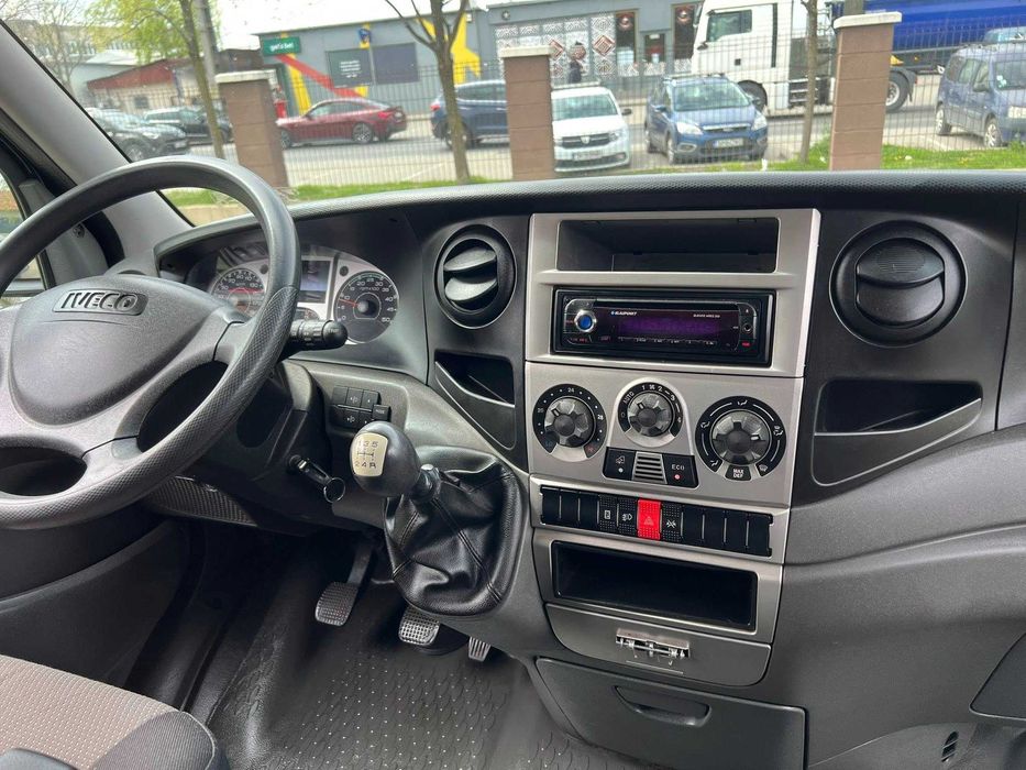 Iveco Daily an 2014 mot 2.3 tdi 127 cp euro 5. inalt +2 panouri jumate