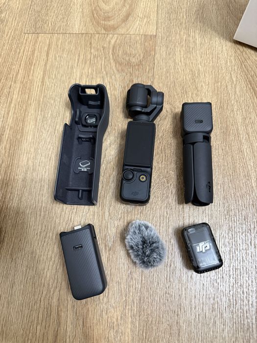 DJI Osmo Pocket 3  creator Combo