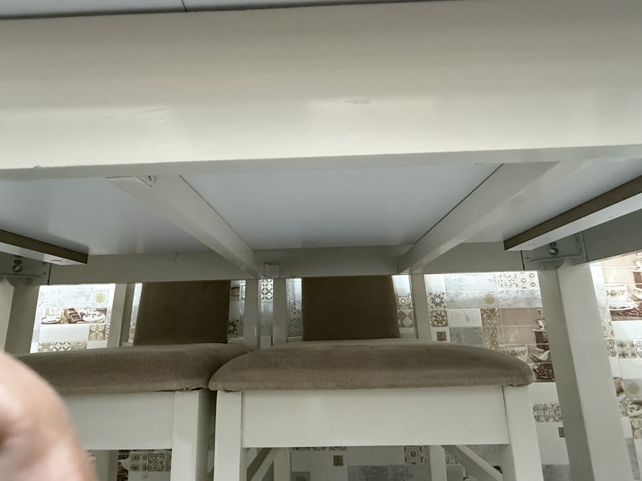 Продам стол кухонный