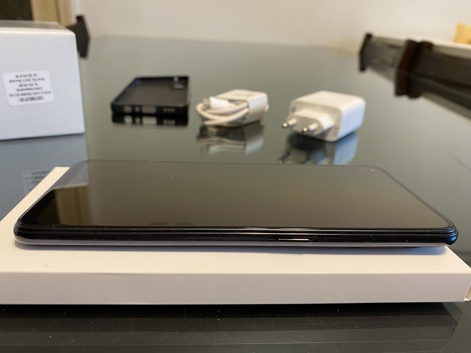 Oppo reno 8T full box arată bine păstrat cu grijă