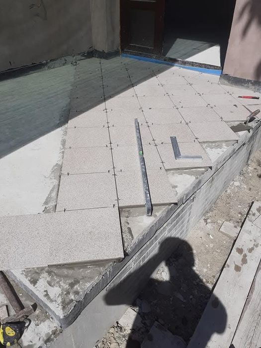 Lucrari in constructi