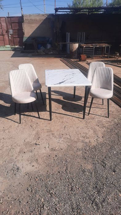 Кухонный стол стулья