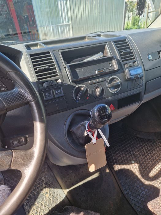 Vând Volkswagen T5