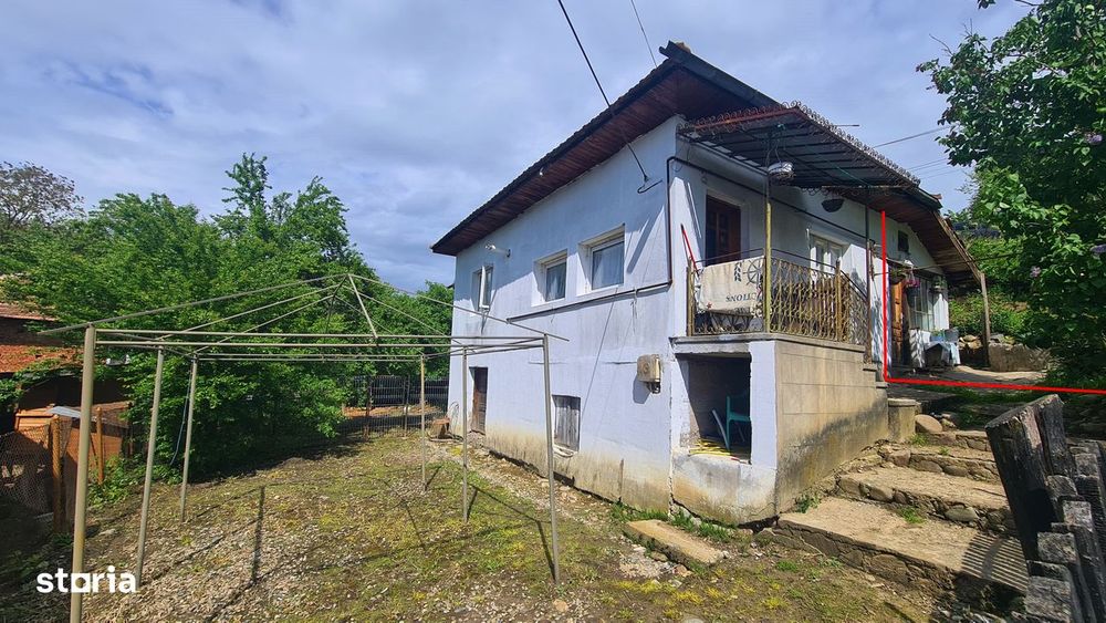 Casă de vânzare în Curtea de Argeș.