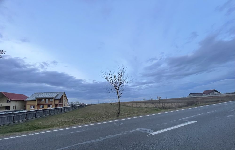 Vând teren extravilan - intravilan 4500 mp2