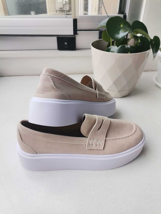 Нови Лоуфъри, велур