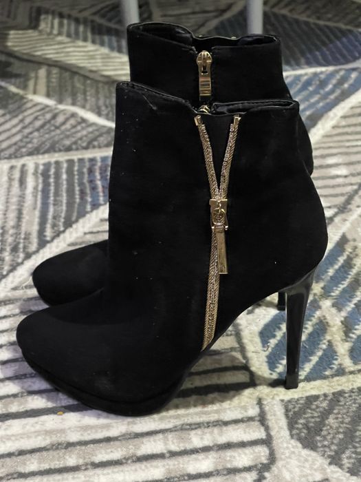 Ботильоны черные замшевые