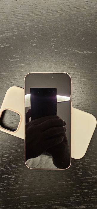 iPhone 15 с гаранция