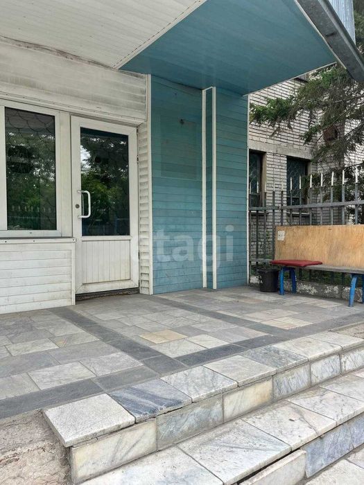 Отдельно стоящее здание.