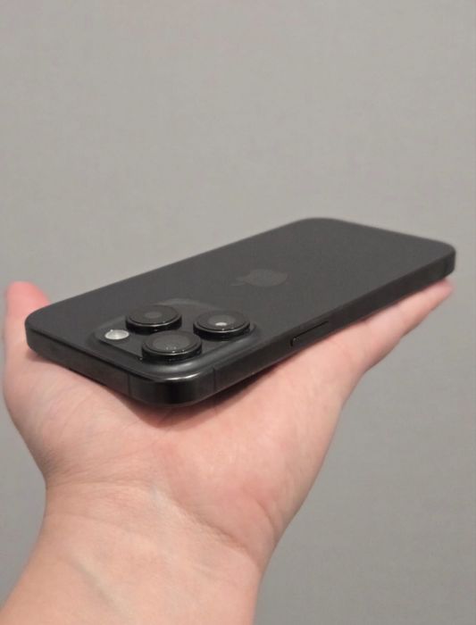 iphone 15 pro black