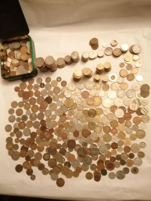 Colecție monezi românești si straine + 70 de bancnote românești și str
