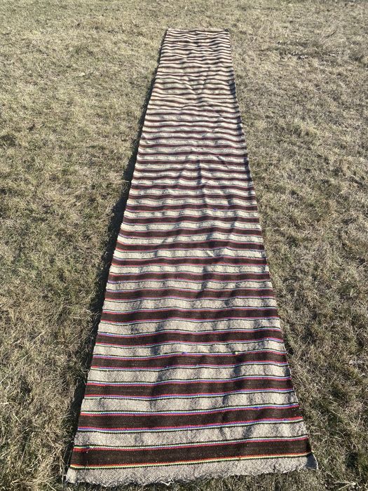 Cerga lunga veche 5 metri 500x75 cm lana manual dungi maro bej traditionala