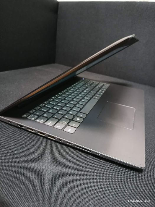 Lenovo Ideapad 330-15IKB | Intel i5-8250U -3,40 Ghz  | 8 GB RAM DDR4 | Stocare SSD  256 GB Nmve + 1Tb Hdd |  Intel UHD (4k) |