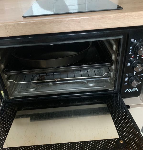 Продам духовку Ava