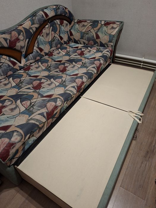 Продам тахту,б/у,расскладная