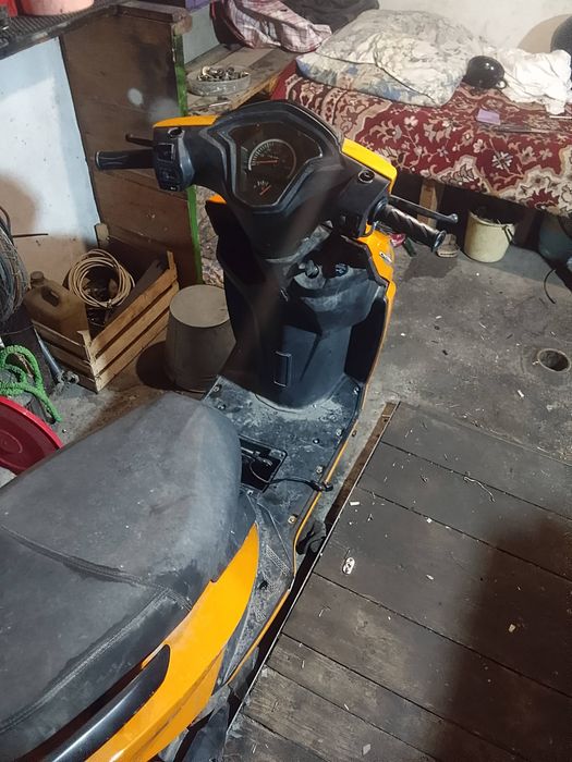 Продам мопед м8 про срочно