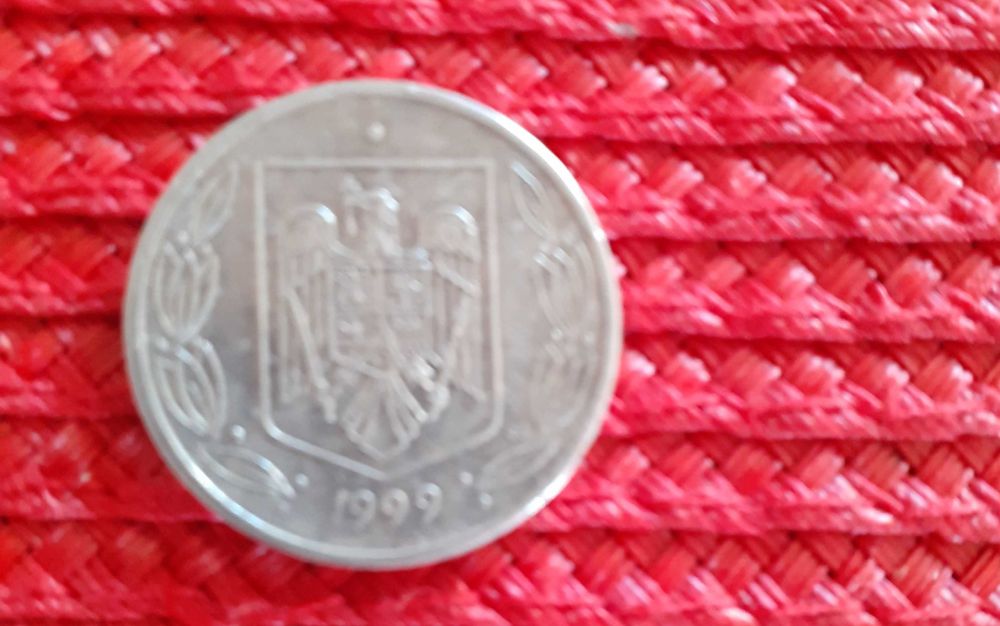 Moneda națională 500 lei din anul 1999.