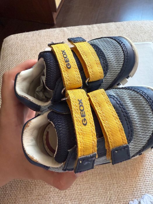 Бебешки обувки Geox 18 номер