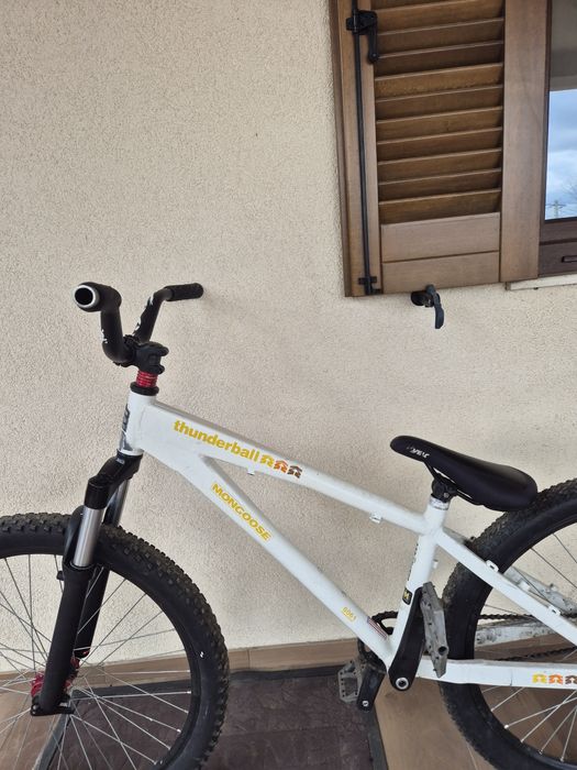 Vand bicicleta dirt jumper thunderball mongose