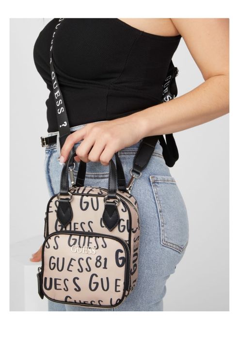 сумочка оригинальная GUESS