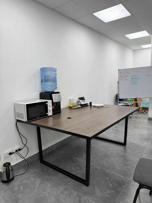 Стол обеденный для офиса