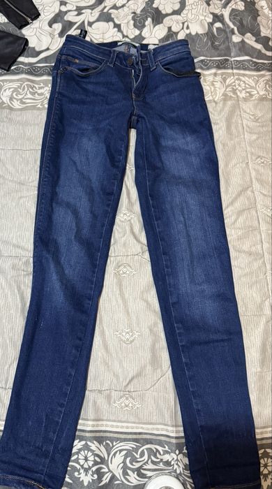 Сини дънки на Guess
