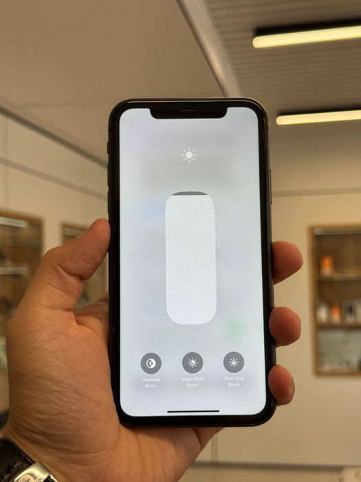 iPhone  11 64 GB