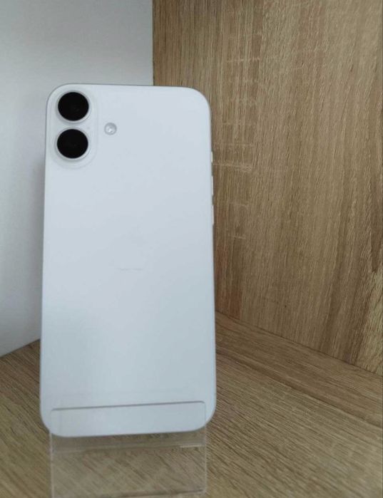Iphone 16 la cutie ca nou 10/10