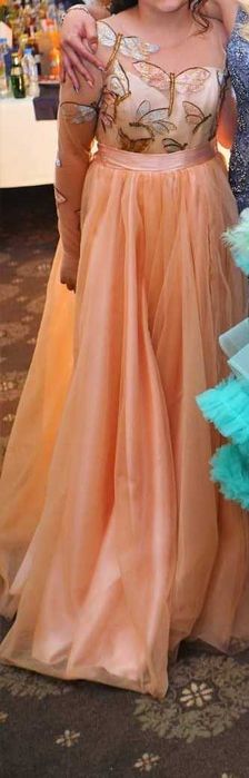 Официялна рокля за всички поводи