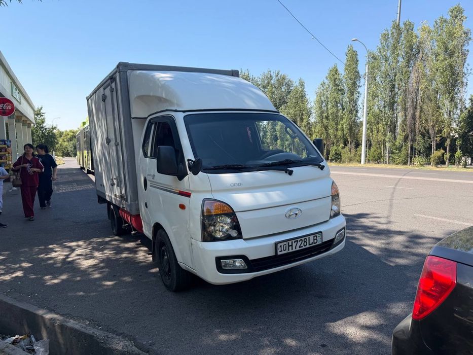 Hyundai porter Sotiladi